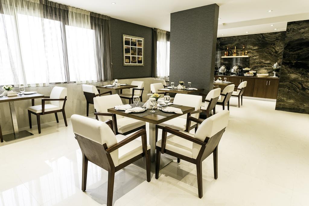 Emirates Plaza Hotel Abu Dhabi Exterior photo