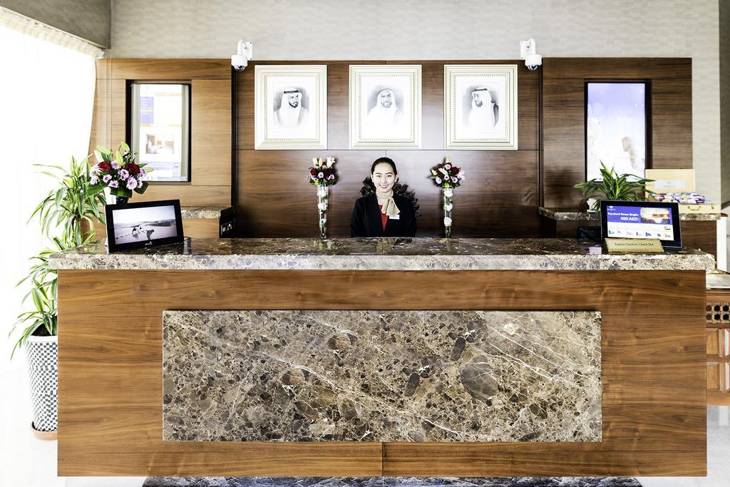 Emirates Plaza Hotel Abu Dhabi Exterior photo